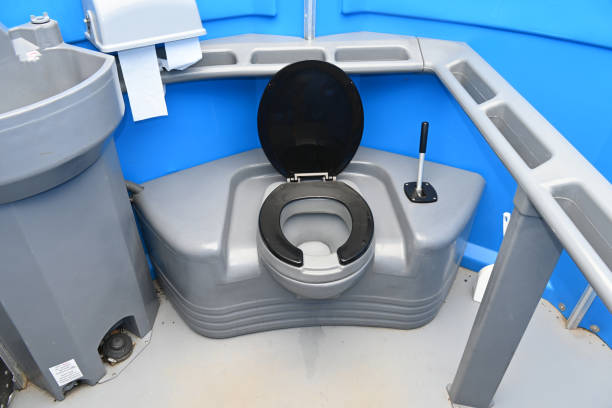 Best Portable bathroom rental  in Ligonier, IN